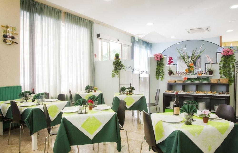 Hotel Olympic Милано Мартима Екстериор снимка