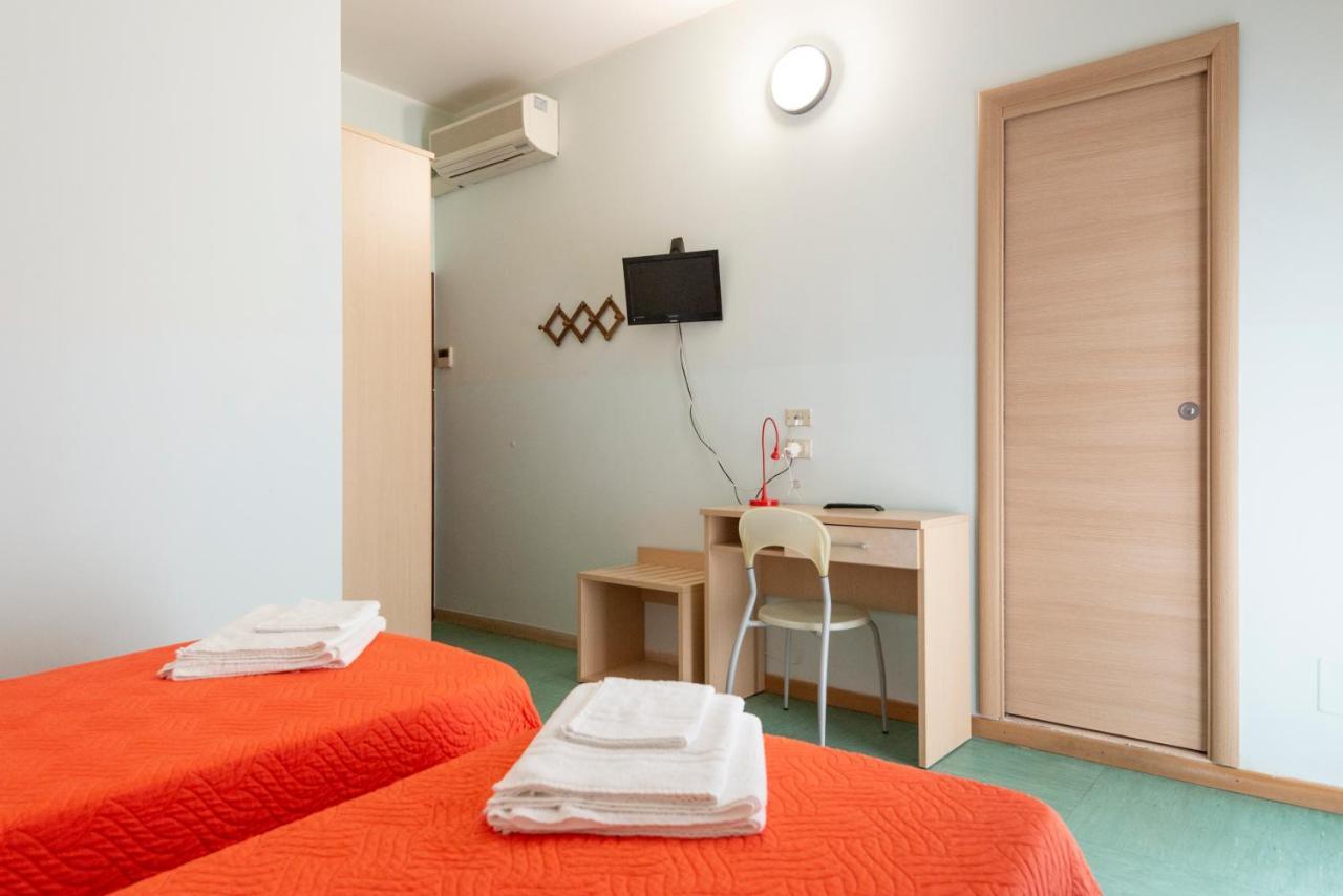 Hotel Olympic Милано Мартима Екстериор снимка