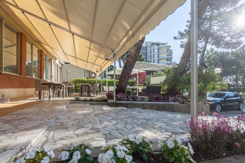 Hotel Olympic Милано Мартима Екстериор снимка